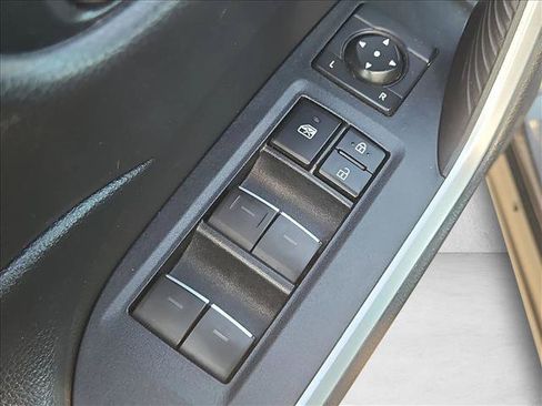 Used 2022 Toyota RAV4 XLE AWD/4WD image 11