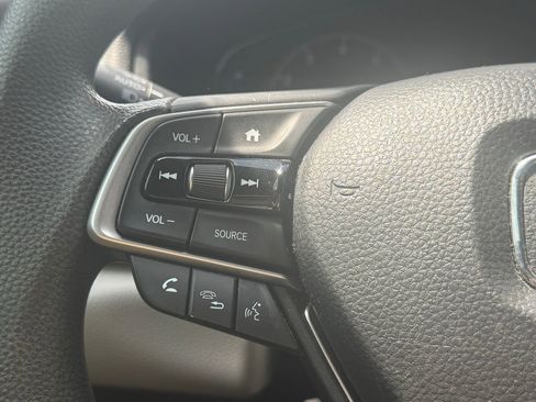 Used 2020 Honda Accord LX image 32