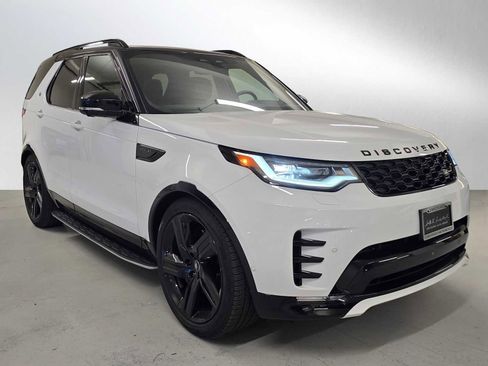 Used 2025 Land Rover Discovery Dynamic SE AWD/4WD image 7
