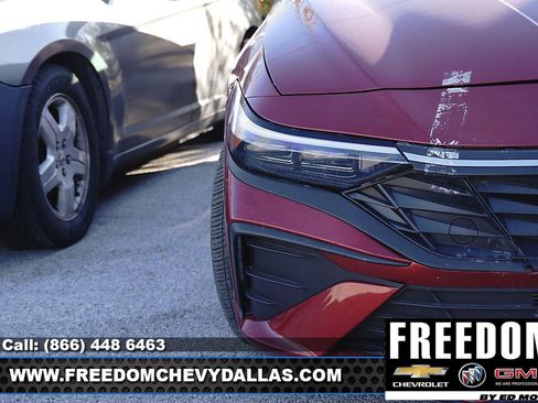 Used 2025 Hyundai Elantra Sport image 7