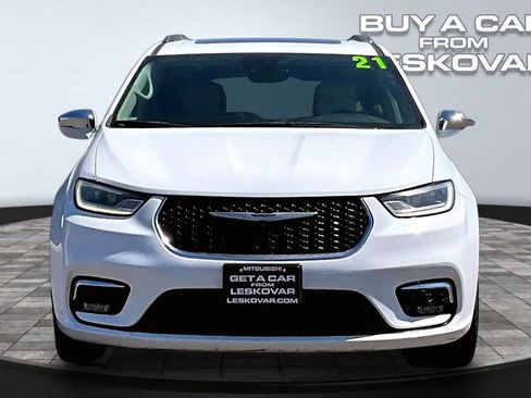 Used 2021 Chrysler Pacifica Limited w/ Premium & Safety Sphere Group AWD/4WD image 3