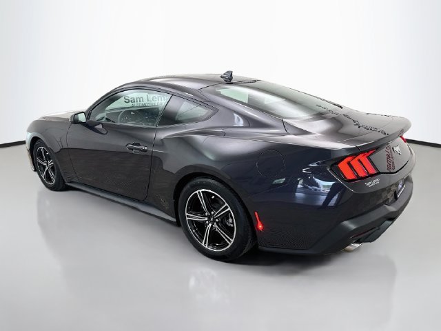 Used 2024 Ford Mustang Coupe RWD image 5