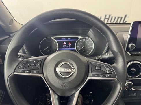 Used 2024 Nissan Sentra SV FWD image 15