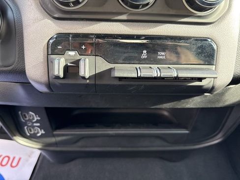 Used 2024 RAM 2500 Big Horn w/ Bed Utility Group image 18