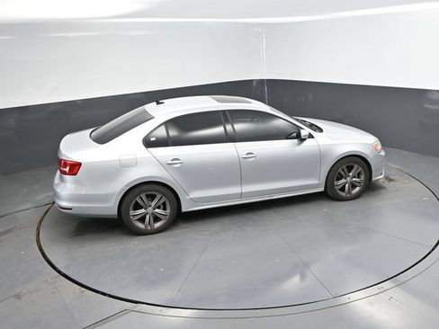 Used 2015 Volkswagen Jetta TDI SE FWD image 30