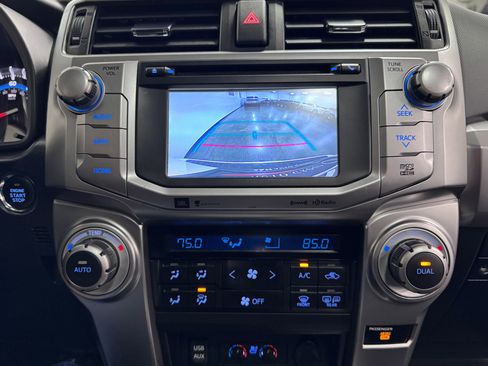 Used 2016 Toyota 4Runner Limited w/ Convenience Package image 11