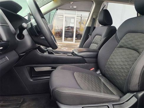 Used 2023 Nissan Pathfinder S image 14