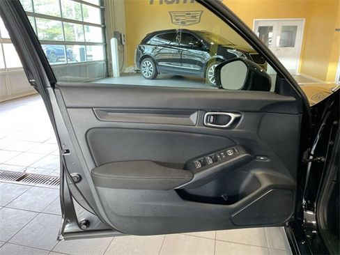 Used 2025 Honda Civic Sport image 9