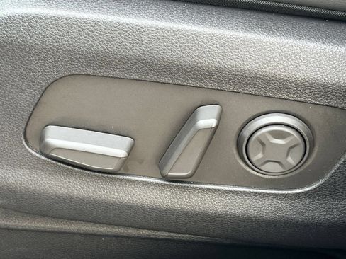 Used 2026 Kia Carnival FWD image 22