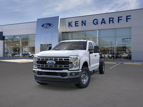 New 2025 Ford F350 XL w/ XL Chrome Package image 2
