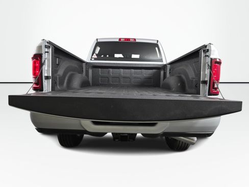 New 2026 RAM 2500 Big Horn AWD/4WD image 18