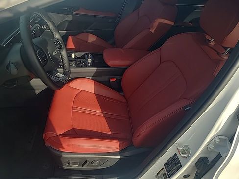 Used 2025 Kia K5 GT-Line w/ GT-Line Premium Package image 17