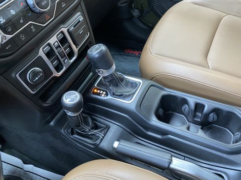Used 2021 Jeep Wrangler Unlimited Sahara AWD/4WD image 29