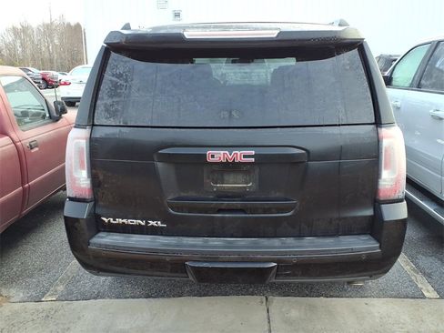 Used 2018 GMC Yukon XL SLT w/ Premium Edition image 5