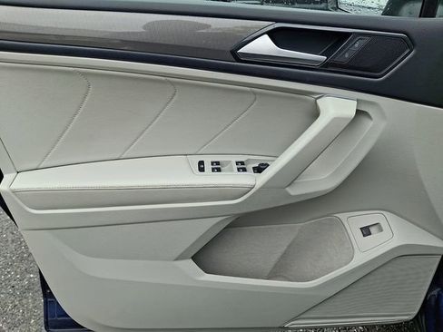 Used 2022 Volkswagen Tiguan SE AWD/4WD image 12