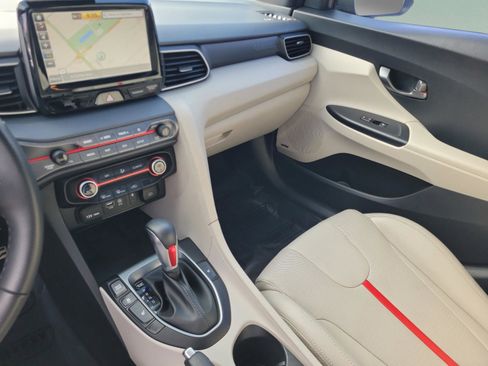 Used 2019 Hyundai Veloster Turbo Ultimate image 31