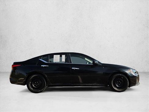 Used 2023 Nissan Altima 2.5 S FWD image 4