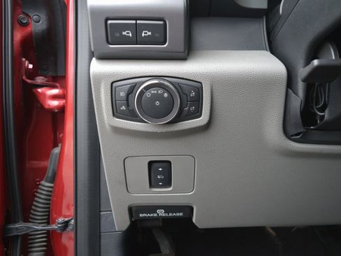 Used 2019 Ford F250 XLT w/ XLT Premium Package image 26