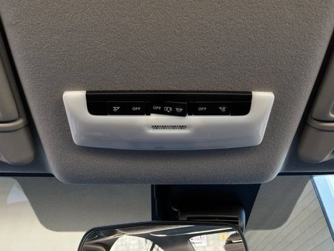 Used 2025 Nissan Versa SV FWD image 16