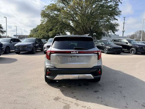 Used 2024 Kia Seltos SX w/ SX Sunroof Package image 5