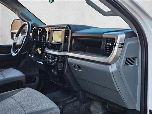 Certified 2024 Ford F350 XL w/ Camper Package image 17