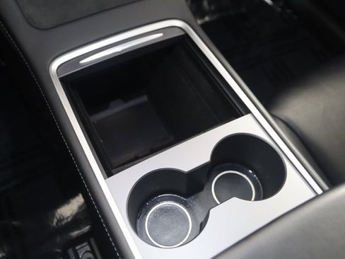 Used 2021 Tesla Model Y Long Range image 28