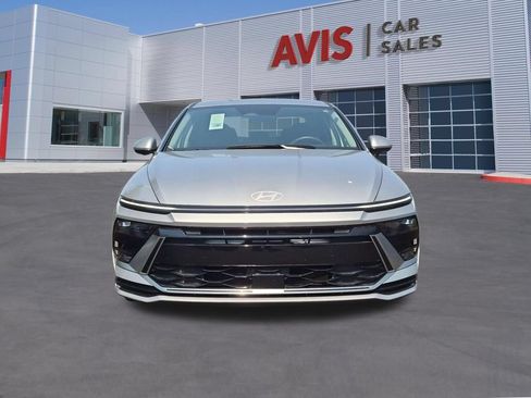 Used 2025 Hyundai Sonata SEL FWD image 2
