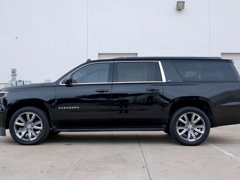 Used 2017 Chevrolet Suburban LT image 15