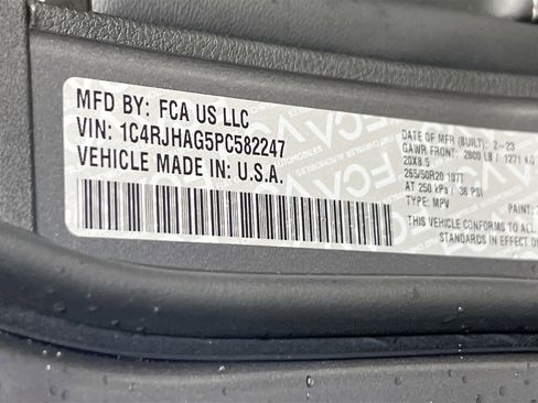 Used 2023 Jeep Grand Cherokee Altitude image 31