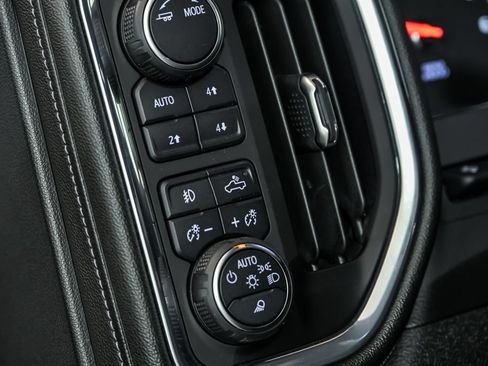Used 2021 Chevrolet Silverado 1500 High Country AWD/4WD image 18