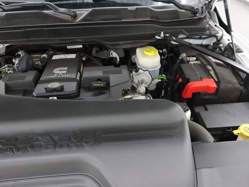 Used 2024 RAM 3500 Tradesman w/ Chrome Appearance Group image 18