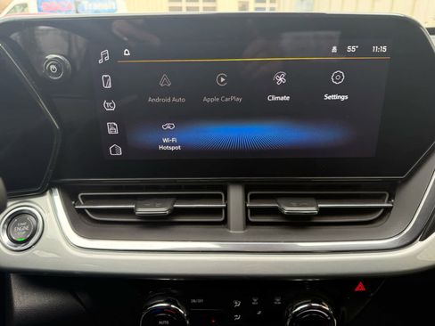 Used 2025 Chevrolet Trax LT w/ LT Convenience Package image 16