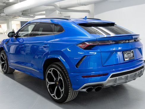 Used 2021 Lamborghini Urus image 5