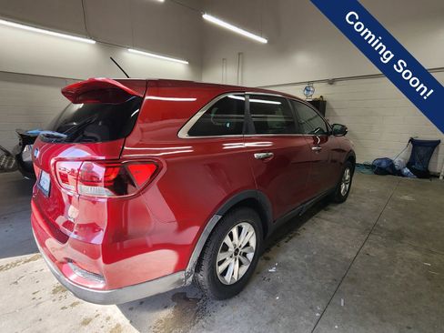 Used 2019 Kia Sorento LX image 7