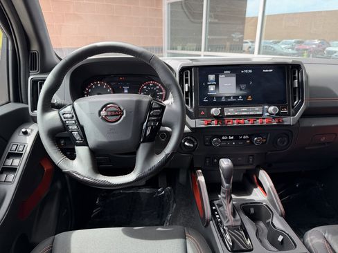 Used 2025 Nissan Frontier PRO-4X w/ Pro Convenience Package AWD/4WD image 16