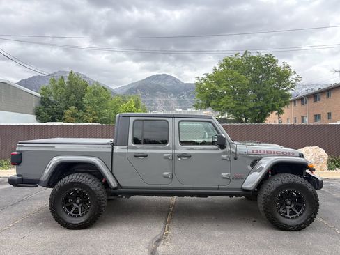 Used 2022 Jeep Gladiator Rubicon w/ LED Lighting Group AWD/4WD image 2