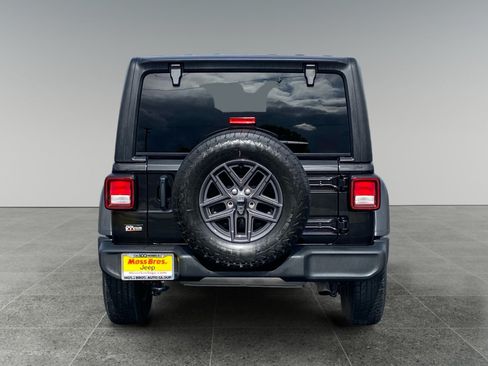 Used 2024 Jeep Wrangler Unlimited Sport AWD/4WD image 4