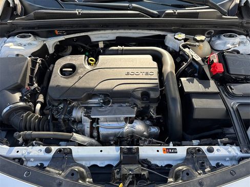 Used 2023 Chevrolet Malibu LT image 8