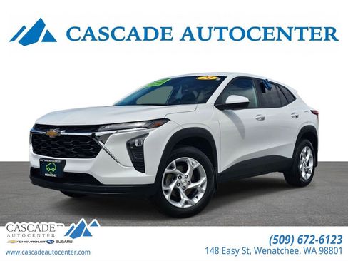 Certified 2024 Chevrolet Trax LS w/ LS Convenience Package FWD image 1