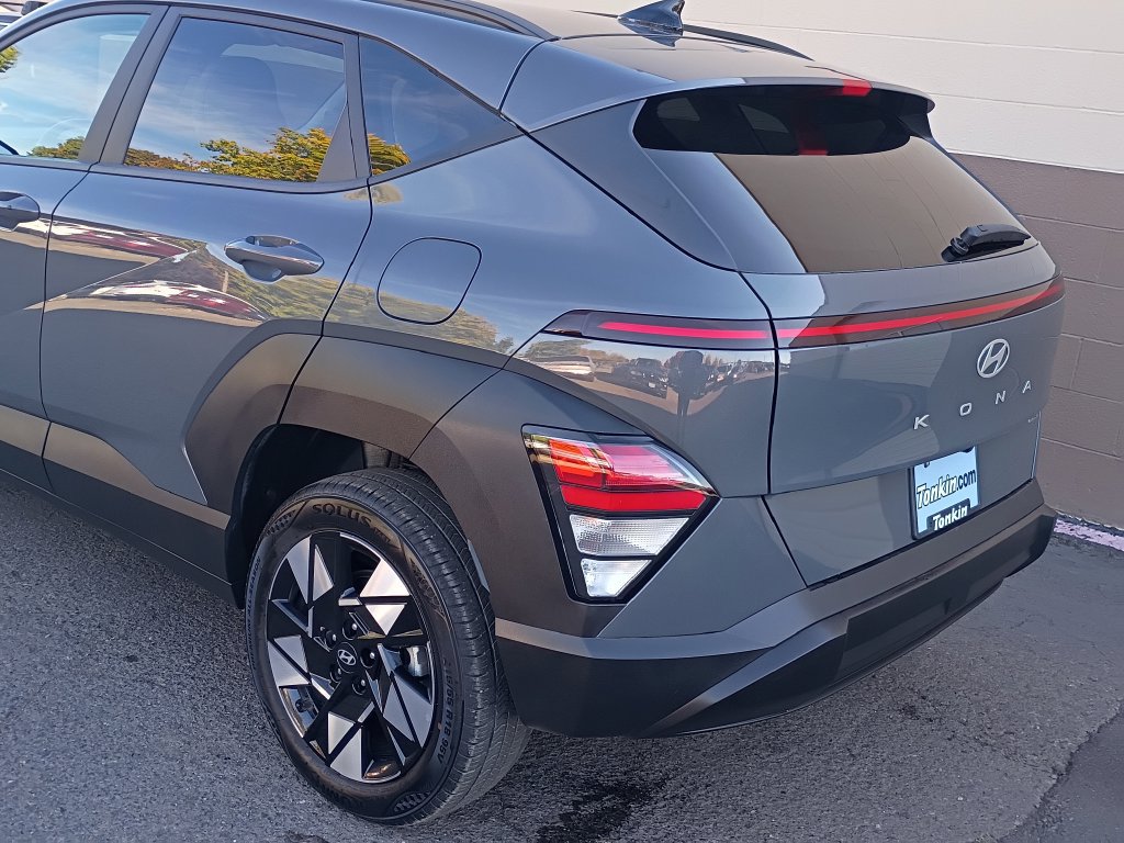 Certified 2025 Hyundai Kona SEL AWD/4WD image 7