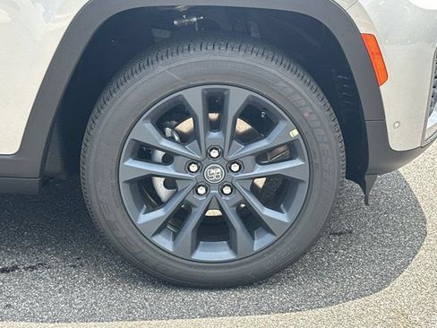 New 2026 Jeep Grand Cherokee Limited AWD/4WD image 12