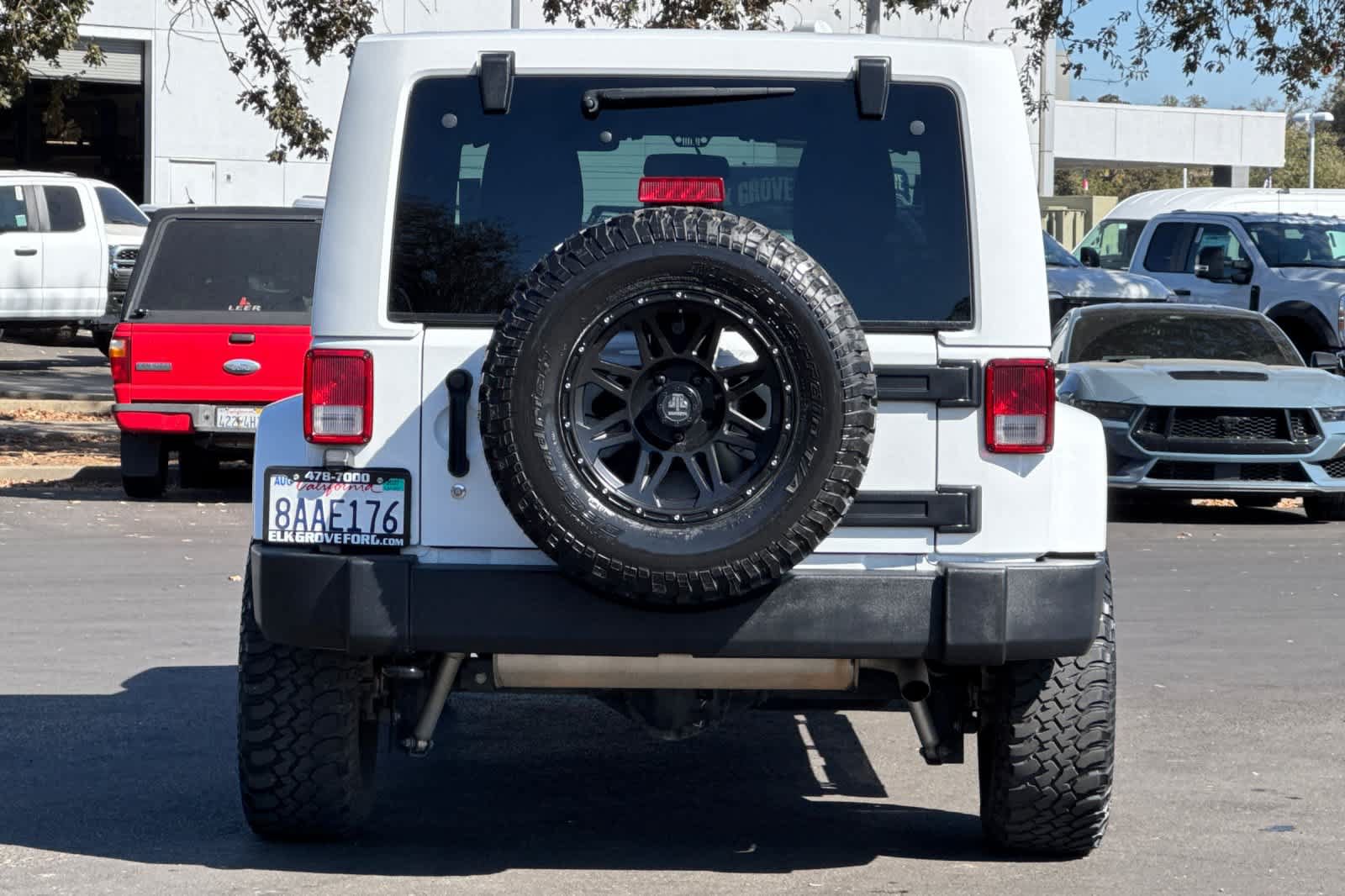 Used 2017 Jeep Wrangler Unlimited Rubicon w/ Connectivity Group AWD/4WD image 7