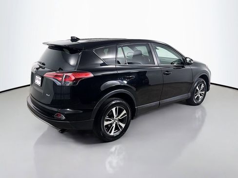 Certified 2018 Toyota RAV4 XLE FWD image 7