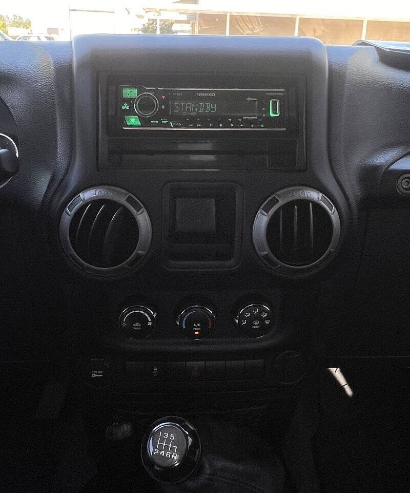 Used 2013 Jeep Wrangler Sport AWD/4WD image 20