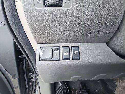 Used 2018 Nissan Frontier SV w/ Value Truck Package AWD/4WD image 10