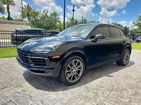 Used 2022 Porsche Cayenne AWD/4WD image 7
