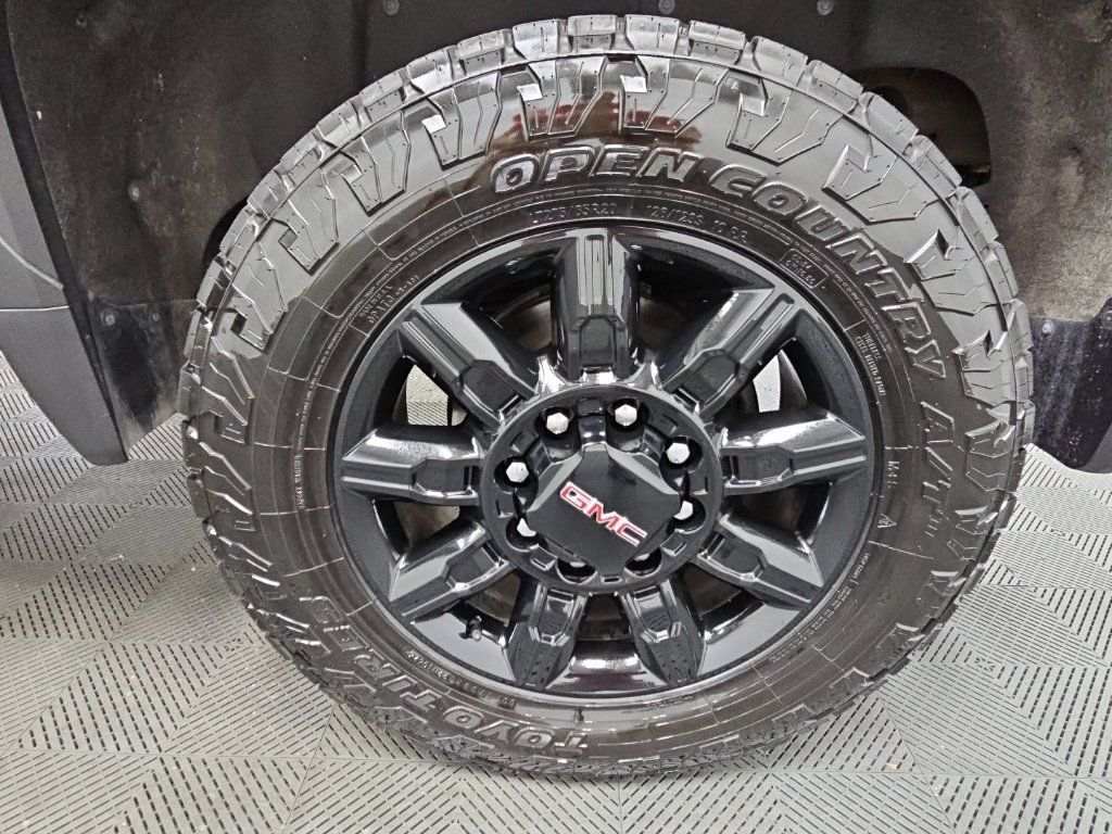 Used 2024 GMC Sierra 2500 AT4 w/ AT4 Premium Plus Package AWD/4WD image 45