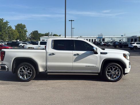 Used 2019 GMC Sierra 1500 Denali w/ Denali Ultimate Package AWD/4WD image 2
