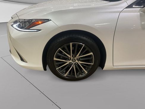 Used 2025 Lexus ES 350 w/ Premium Package FWD image 3