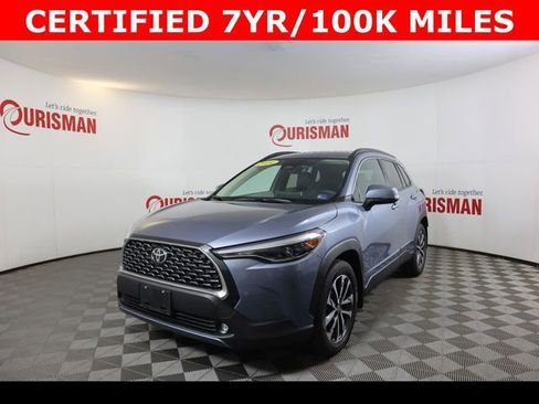 Used 2024 Toyota Corolla Cross XLE w/ Convenience Package image 2